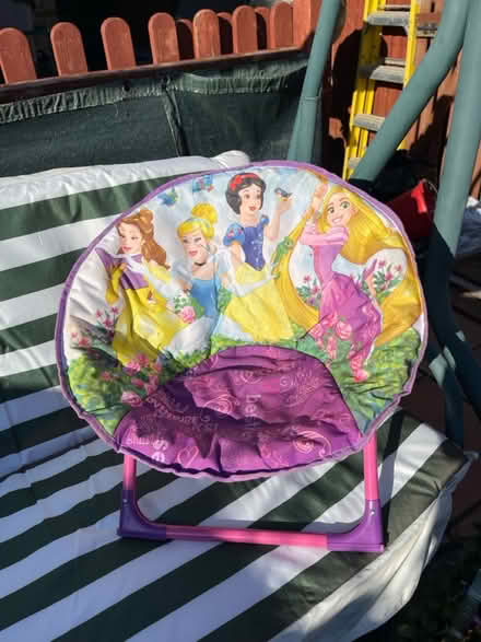 Photo of free Girls folding chair (Cheshunt EN7) #1