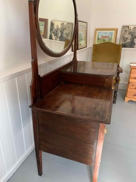 Photo of free Antique side table with mirror (OX10 6hq) #4