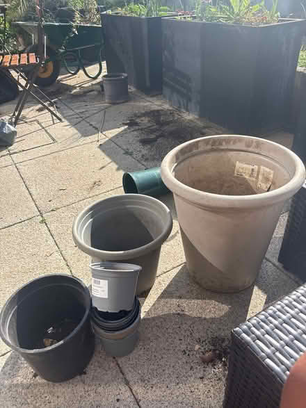 Photo of free Various sized plant pots (Brixton, SW9) #1