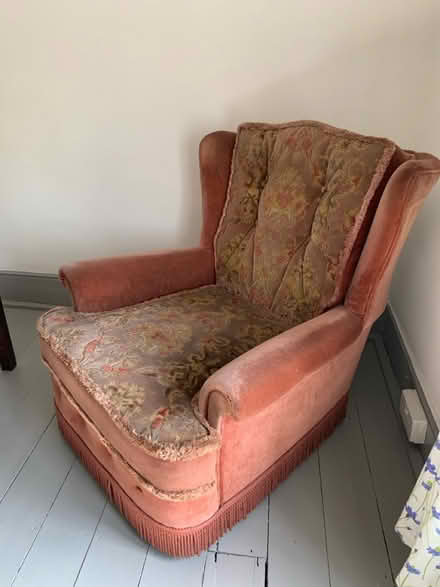 Photo of free Pair of very 70s armchairs (OX10 6hq) #2