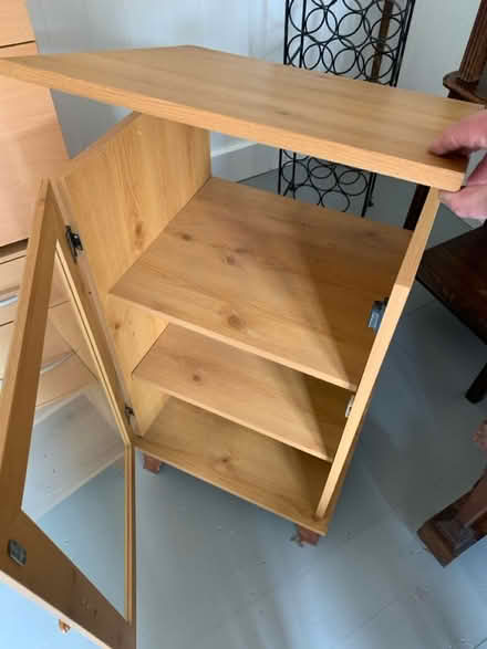 Photo of free Hifi cabinet (OX10 6hq) #2
