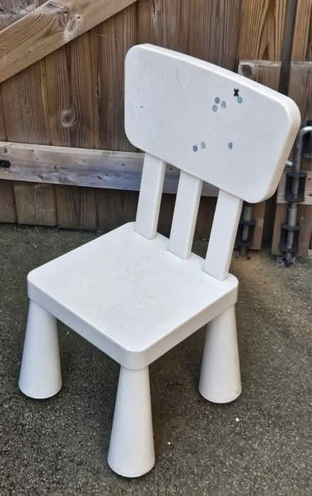 Photo of free Plastic kids chair (Rushden) #1