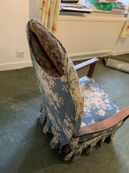 Photo of free Very old armchair - needs TLC (OX10 6hq) #3