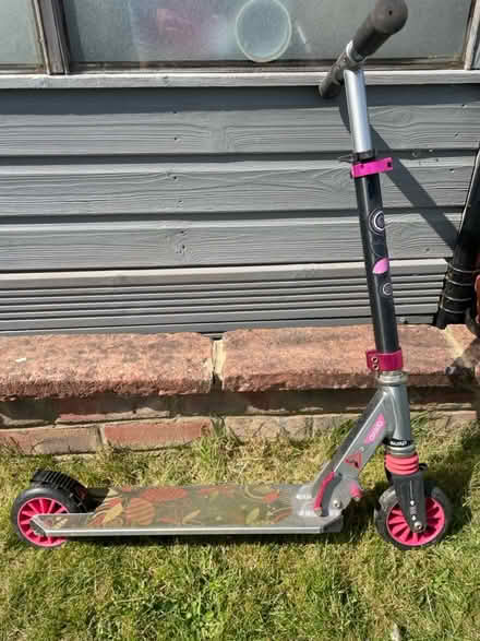 Photo of free Child’s scooter (Hartfield TN7) #1