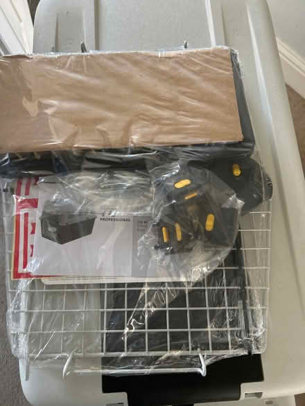 Photo of free Pet Carrier - suit small dog. Never used. (Weighbridge FK9) #3