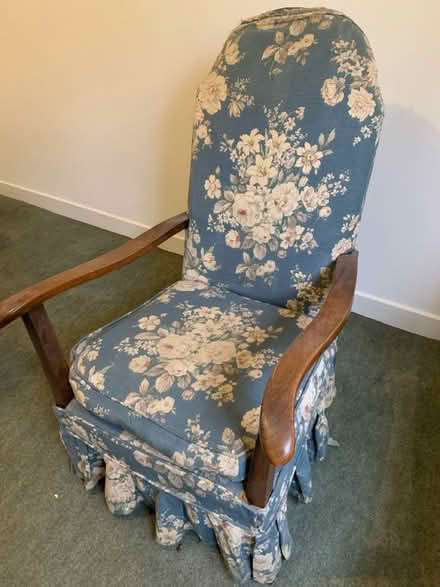 Photo of free Very old armchair - needs TLC (OX10 6hq) #1