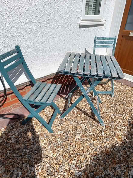 Photo of free Garden table & 2 chairs (Tilehurst (RG31)) #1