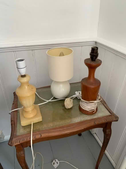 Photo of free A collection of various lamp bases (OX10 6hq) #1