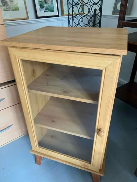 Photo of free Hifi cabinet (OX10 6hq) #1