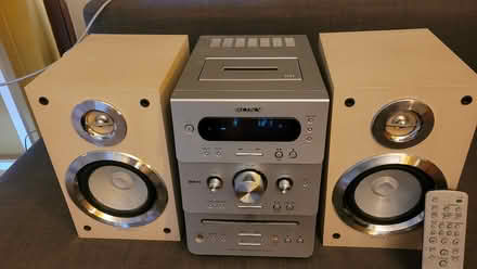 Photo of free Sony radio cd cassette & speakers (Waterloo, South Bank) #2