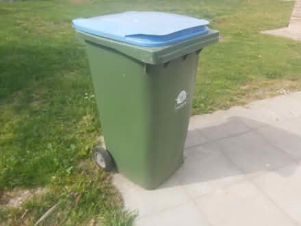 Photo of free Wheelie Bin, rubbish bin (bognor PO21) #1