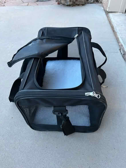 Photo of free Small dog or cat carrier Rio Rancho (Near Unser and southern) #1