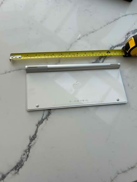 Photo of free Wireless MAC keyboard (Upshire (EN9)) #2