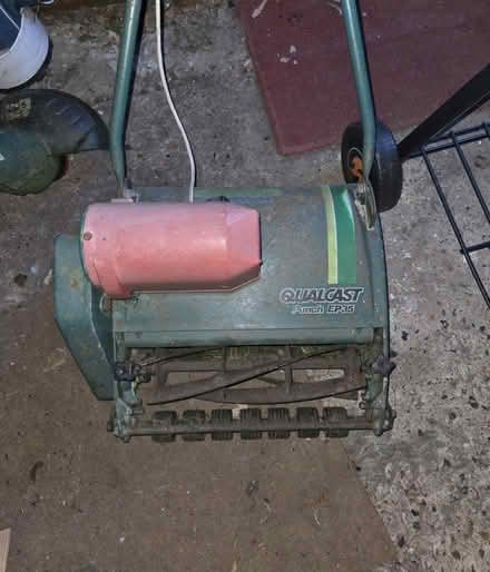 Photo of free Very old lawn mower (Morden SM4) #1