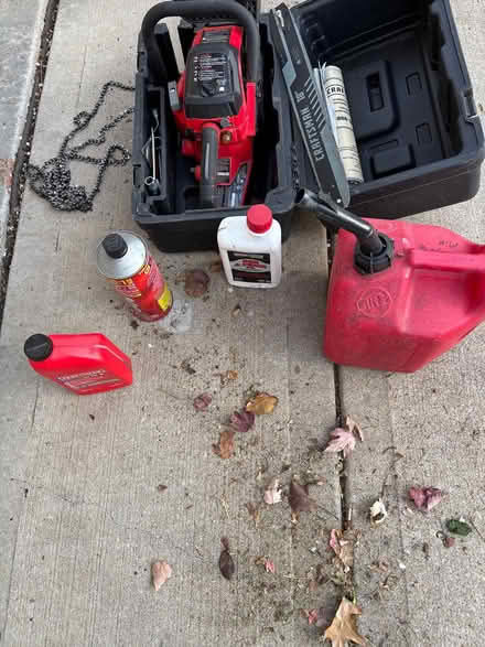 Photo of free Craftsman chain saw Pending Pick Up (K7 and Johnson Drive Shawnee) #2