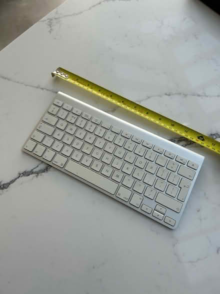 Photo of free Wireless MAC keyboard (Upshire (EN9)) #1