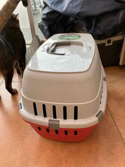 Photo of free Cat carrier (Morden) #4