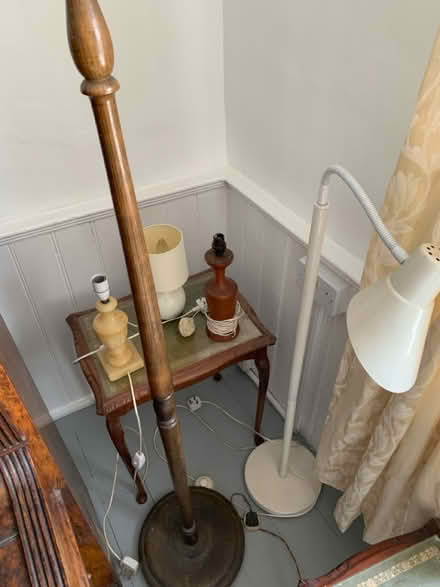 Photo of free A collection of various lamp bases (OX10 6hq) #4
