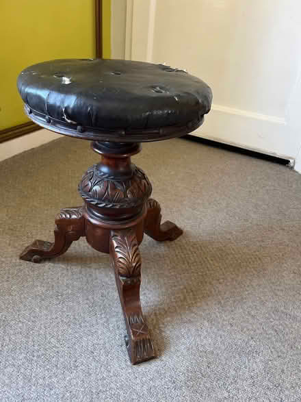 Photo of free Pretty piano stool (Halton) #1