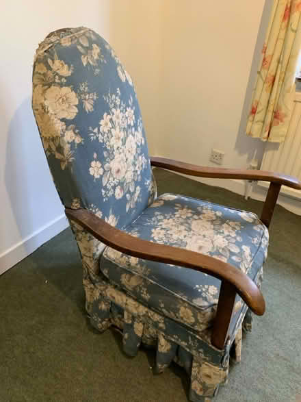 Photo of free Very old armchair - needs TLC (OX10 6hq) #2