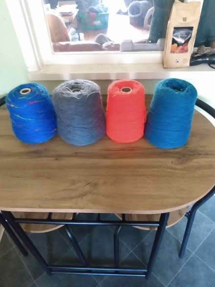 Photo of free Cones of wool (Westfield S20) #1