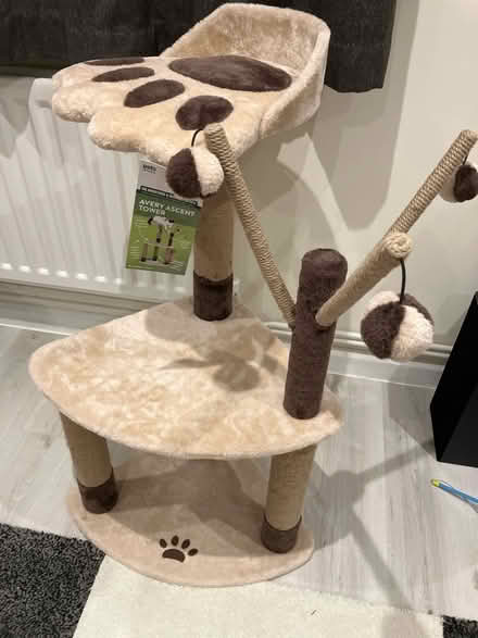 Photo of free Cat climbing/scratching post (Furzton, Milton keynes) #1
