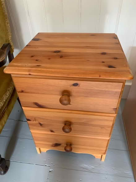 Photo of free Small pine bedside table / drawers (OX10 6hq) #1
