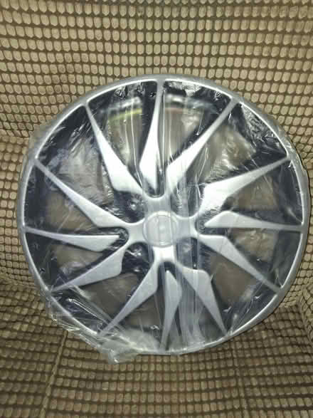 Photo of free 14 inch wheel cap (ME17) #1