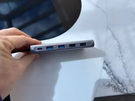 Photo of free USB C hub (Upshire (EN9)) #4