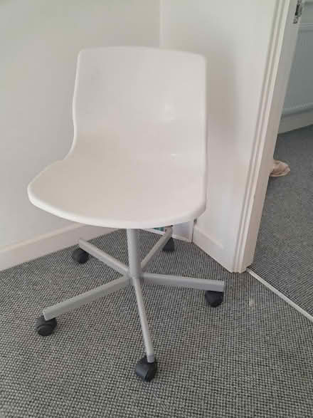 Photo of free Sofa chairs,etc (Cranfied) #1