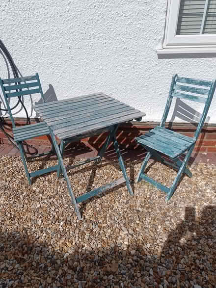 Photo of free Garden table & 2 chairs (Tilehurst (RG31)) #2