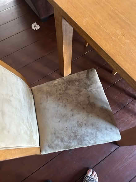 Photo of free Extendable dinning table, 6 chairs (Bexleyheath) #3