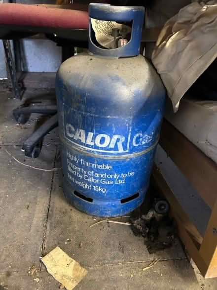 Photo of free Empty gas bottle (Lower Stondon) #1
