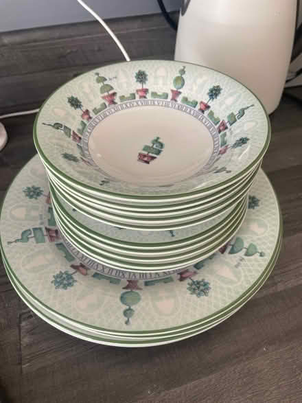 Photo of free Plates/bowls (CW2 6) #1