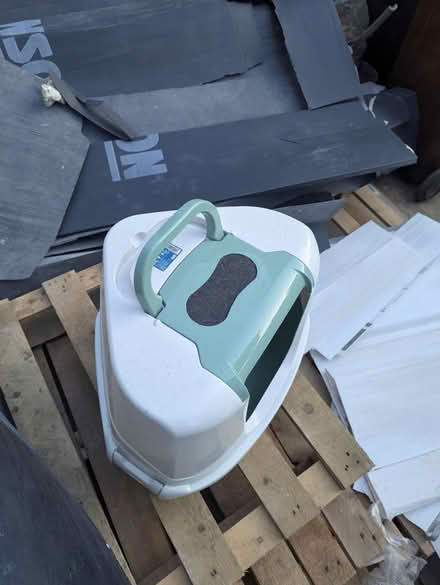 Photo of free Cat litter box/tray (E17) #2