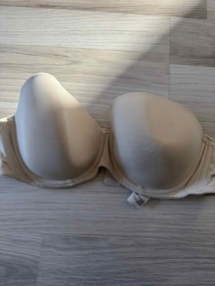 Photo of free New Debenhams bra strapless 34dd (GL3) #1