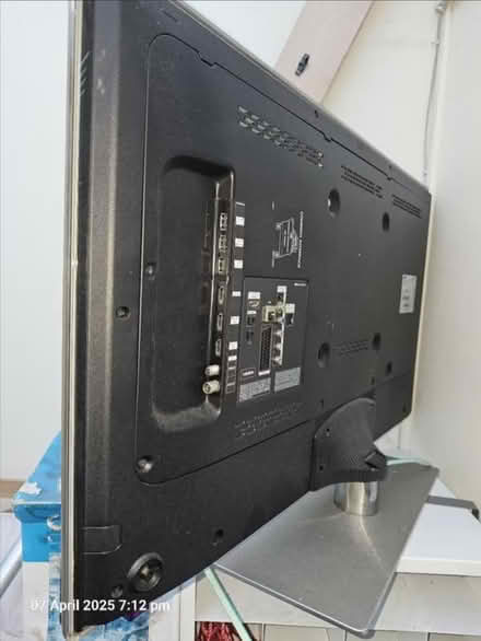 Photo of free Samsung 40" TV (Herne Hill, SE24) #1