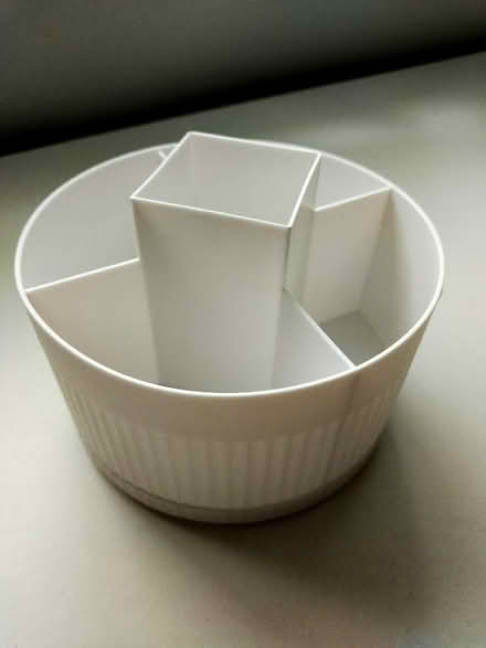 Photo of free Rotating white storage pot. Ideal for make up. (Bennetts End HP3) #2