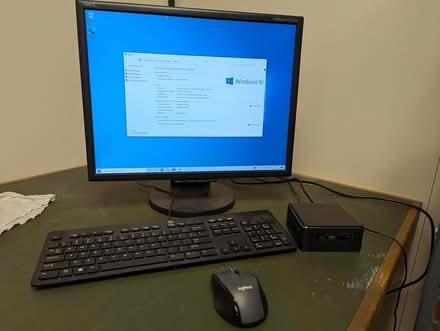 Photo of free a computer (Near Slack and Merivale) #1