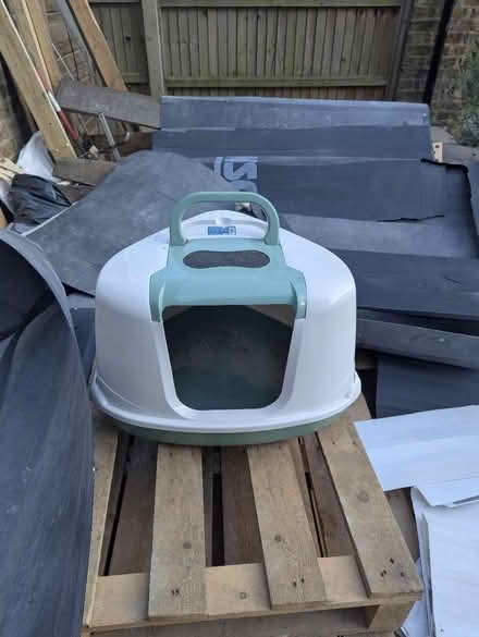 Photo of free Cat litter box/tray (E17) #1