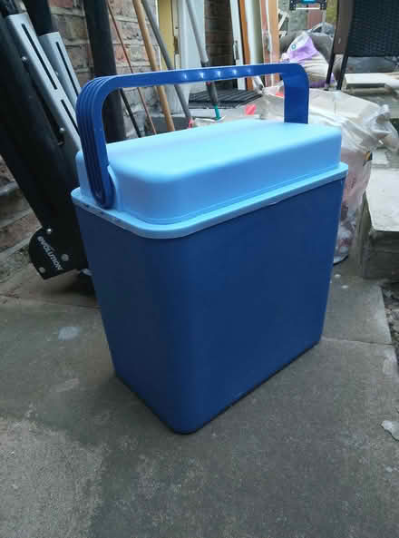 Photo of free Sturdy Cool Box (N5 Highbury) #2
