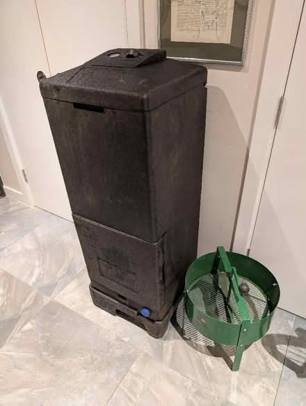 Photo of free Hotbin Mini Composter (Canonbury N1) #1
