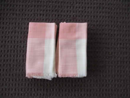 Photo of free 8cloth napkins pink and white weave (casselberry) #1
