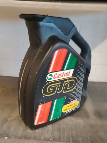 Photo of free engine oil (Rainham ME8) #1