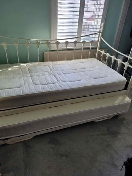 Photo of free Day bed (Rainham RM13) #1