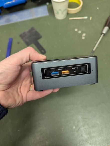 Photo of free a computer (Near Slack and Merivale) #3