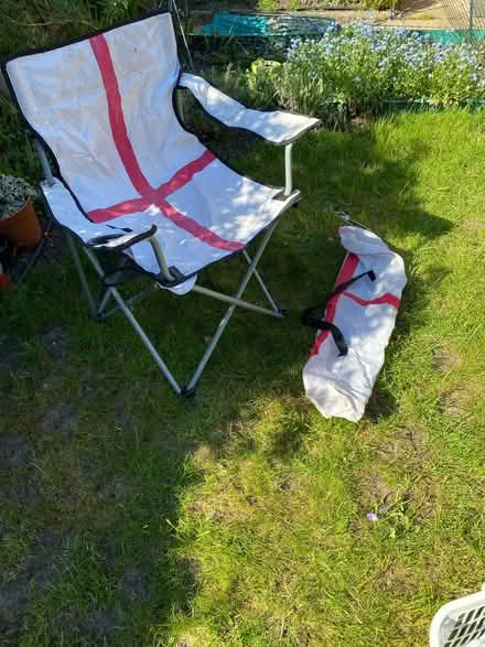 Photo of free Folding chair (Carpenders park WD19) #1