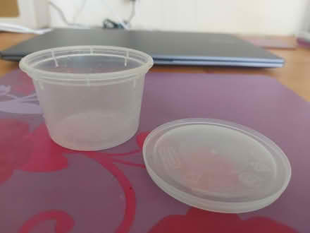 Photo of 125 - 175ml plastic pots with lids (125ml shown) (Seven Sisters N15) #1