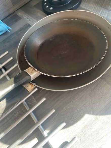Photo of free Set of pans (CW2 6) #3