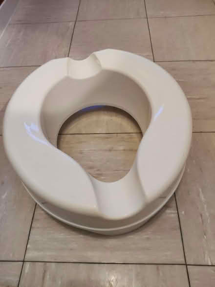 Photo of free Raised toilet seat (The Folly BN7) #1